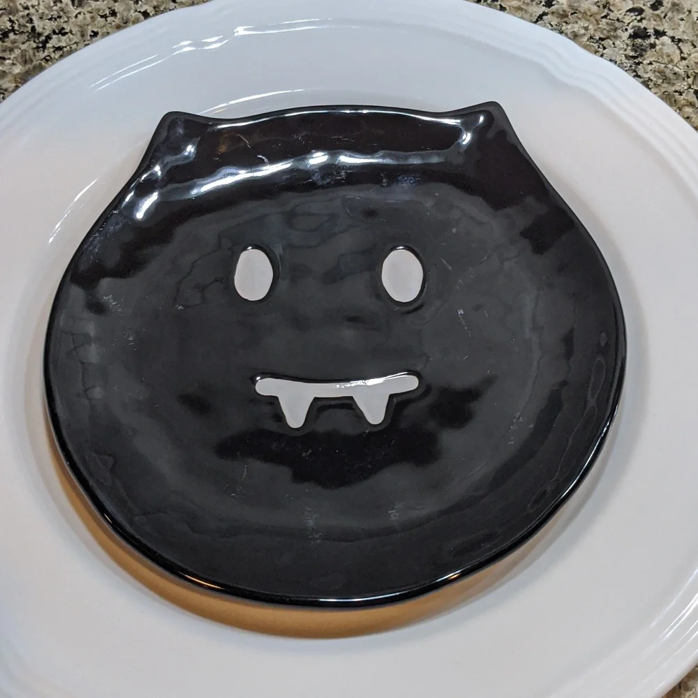 Pottery Barn Kids Bowl Plates Black Bat Set Candy Dish Spooky Rare Retired Htf